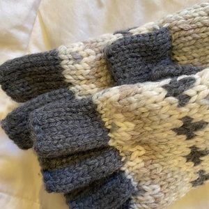 Fingerless knit winter gloves